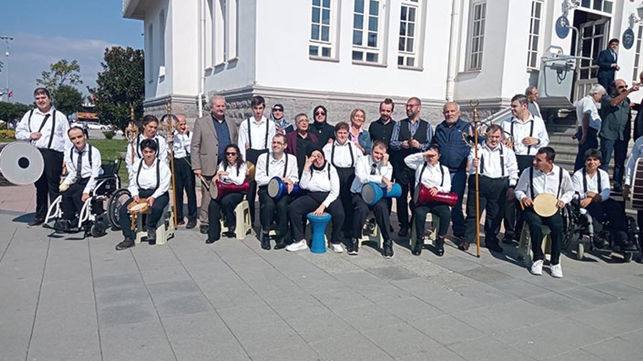 Erzurumlu Sanatçıların ‘Cumhuriyet Sergisi’ Açıldı