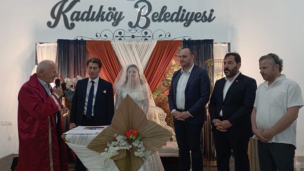 Kadıköy Belediyesi’nden Çifte Nikâh Paylaşımı