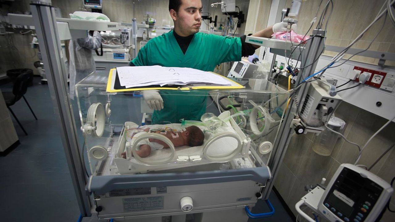 Gazze'de Bebekler Ölüm Tehlikesiyle Karşı Karşıya 