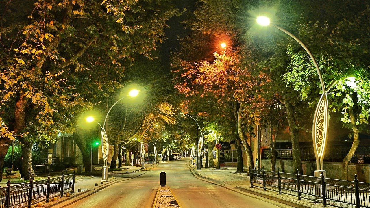 Sefabey Caddesi De Işıl Işıl Oldu