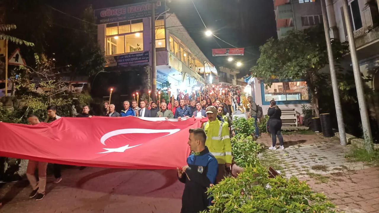 Termal’de Cumhuriyet Meşalesi Yanıyor