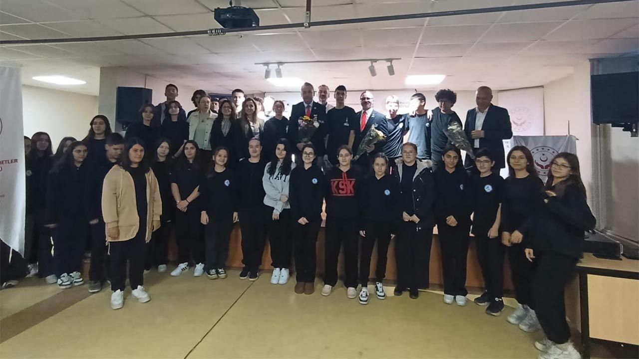 Yalova’da “Vatan ve Kahramanlık Buluşmaları” Etkinliği Düzenlendi