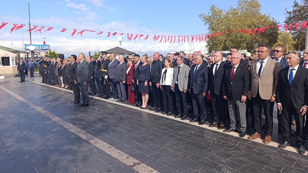 Çınarcık’ta Cumhuriyet Coşkusu Cumhuriyet Meydanı’nda Başladı