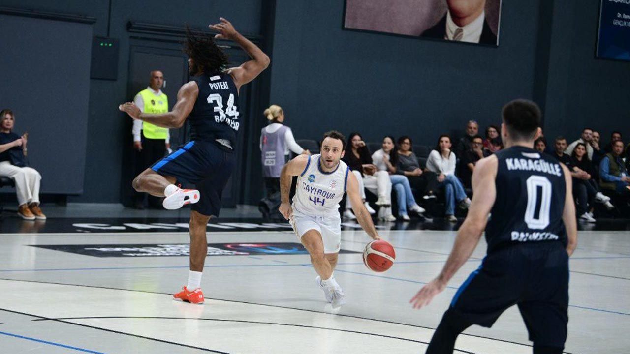 Çayırova ve Konya Zirvede Tek Kaldı