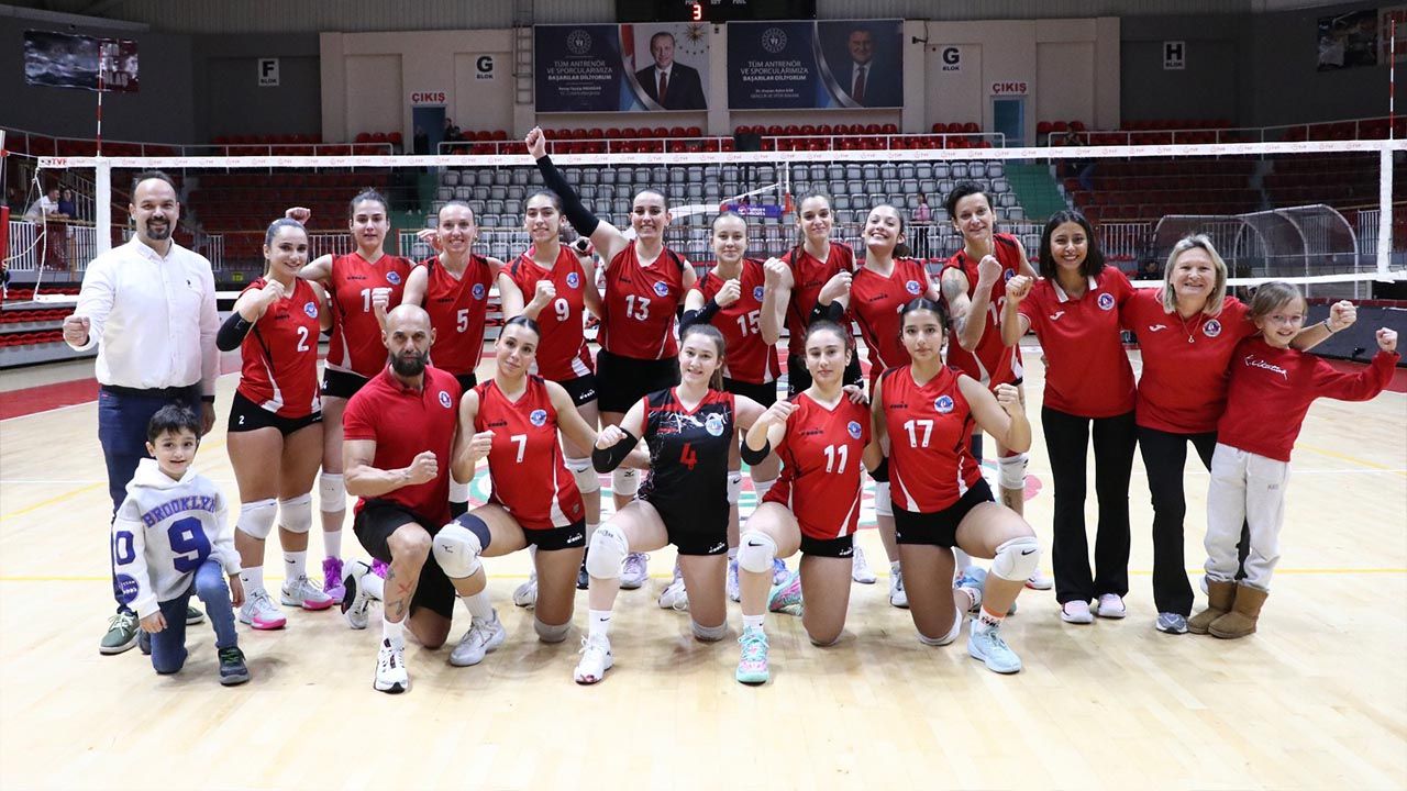 Çiftlikköy’ün Sultanları ‘Es’ Vermedi (3-0)