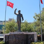 Yalova Valiliği’nin Önüne “Atatürk ve Yalova Anıtı Yapılsın” Çağrısı