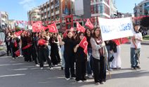 Gençlik ve Spor Bayramı, Yalova’daki Gençliğin Yürüyüşüyle Başladı