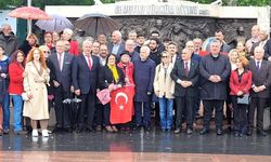 CHP İl Teşkilatı Atatürk Anıtı’nda