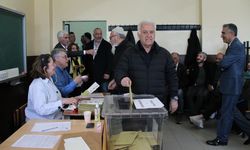 CHP’li Siyasiler Oylarını Kullandı