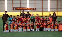 Barbaros Şahin, Galatasaray Futbol Okulu’nda Yıldız File Bekçiler Yetiştiriyor