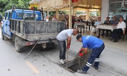 Menfez, Mazgal Ve Yağmur Suyu Hatları Temizleniyor