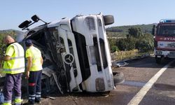 Altınova’da Kontrolden Çıkan Tır Devrildi: 1 Yaralı  