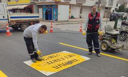 Çizgiler Görünür, Yayalara Yol Verilir