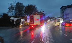 Yalova'da 6 Kişinin Yaralandığı Trafik Kazası Kamerada