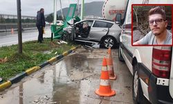Yalova’da Otomobil Tabelaya Çarptı, Sürücü Hayatını Kaybetti