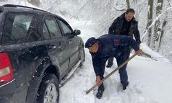 Yalova'da Karda Mahsur Kalan 5 Kişilik Aile 19 Saat Sonra Kurtarıldı