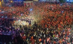 Balıkesir'de Ahmet Akın, Seçim Zaferini Kutladı