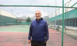 Yalova'da Tenis Tutkunları Atatürk ve Yürüyen Köşk Turnuvasında Buluştu