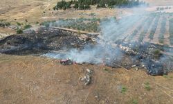 Çiftçinin Yangınla Amansız Mücadelesi Dron Kamerasına Yansıdı