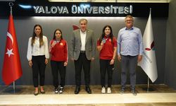 Yalova Üniversitesi Rektörü Şampiyonları Kutladı