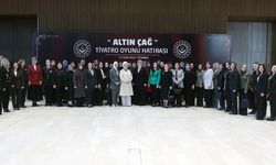 Vali Kaya, ‘Altın Çağ’ Tiyatro Oyununu İzledi