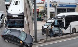 Yalova'da Servis Otobüsü Otomobille Çarpıştı