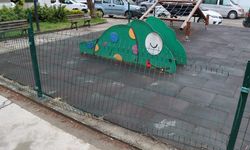 Vandallar Çocuk Oyun Alanlarını Tahrip Etti