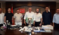 Sanatçı Berkay, Yeşil Yalova FK Yönetimine Mi Katılıyor?