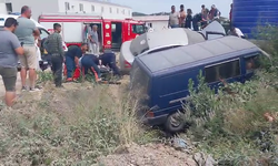Yalova'da Otomobil Minibüsle Çarpıştı: 3 Yaralı