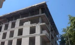 Yalova'da İnşaatın 5. Katından Düşen İşçi Ağır Yaralandı
