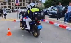 Yalova'da Kimliğini Unutan Öğrencinin İmdadına Motosikletli Jandarma Yetişti