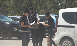 Yalova'da Alkol Alırken Tartıştığı Arkadaşını Boğazından Bıçaklayan Zanlı Adliyede