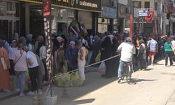 Yalova'da Mağaza Açılışında İndirim İzdihamı