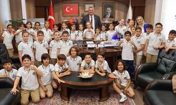 Başkan Gürel Minik Öğrencileri Ağırladı
