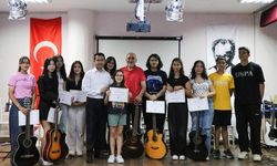 Çiftlikköy’de Genç Gitaristler Yılsonu Konseriyle Coşturdu