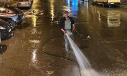Çınarcık Belediyesi’nden İlçenin Dört Bir Yanında Temizlik Atağı
