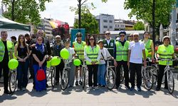 Yeşilay’ın 12. Geleneksel Bisiklet Turu Yalova’da Renkli Görüntülere Sahne Oldu