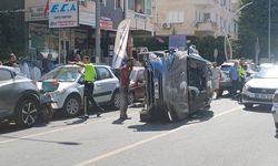 Yalova'da SUV Tipi Araç Park Halindeki İki Otomobile Çarparak Devrildi