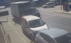 Yalova'da 4 Aracın Karıştığı Trafik Kazası Kamerada