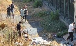Esenyurt'ta Gündüz Vakti Uyuşturucu Kullanan Şahıslar Cep Telefonu Kamerasına Yansıdı