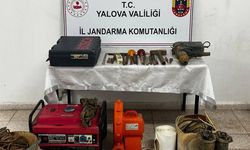 Yalova'da 3 Defineci Suçüstü Yakalandı