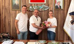 Acar, Raif ve Sinem Kaş Çiftini Kutladı