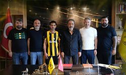 Ömer Kuşan Adana 01 FK İmza Attı