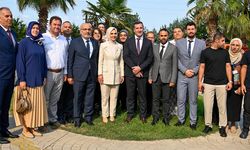 Bakan Göktaş Çınarcık Huzurevi’ni Ziyaret Etti