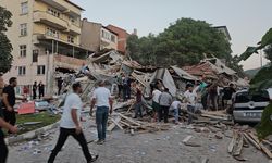 Balıkesir Sındırgı'da 6.1'lik Deprem 1 Ev Yıkıldı Ciddi Hasar Gören Yapılar Var