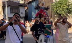 Böyle düğün görülmedi, anne deveye sünnet çocuğu Midilliye bindi