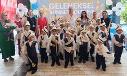 Çınarcık’ta Geleneksel Sünnet Şöleni Renkli Görüntülere Sahne Oldu
