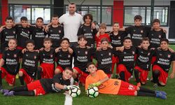 Kadıköy Belediye Başkanı Tavşan, Genç Sporcularla Antrenmanda Bir Araya Geldi
