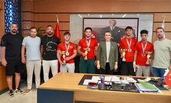 Altınovalı Pehlivanlar Kurtdereli’ye Damga Vurdu
