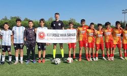 Küfürsüz Hava Sahası Gençlik Hareketi Futbol Turnuvası’nda Şampiyon Kadıköy